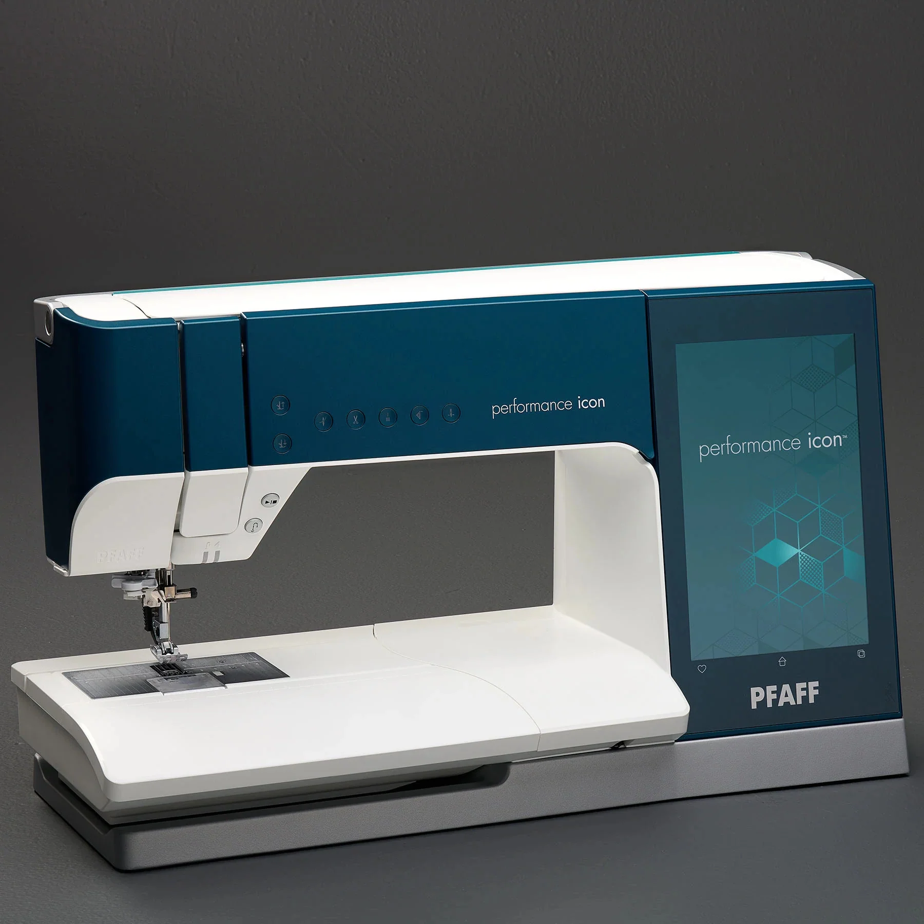 PFAFF® performance icon™ Sewing Machine - Image 3