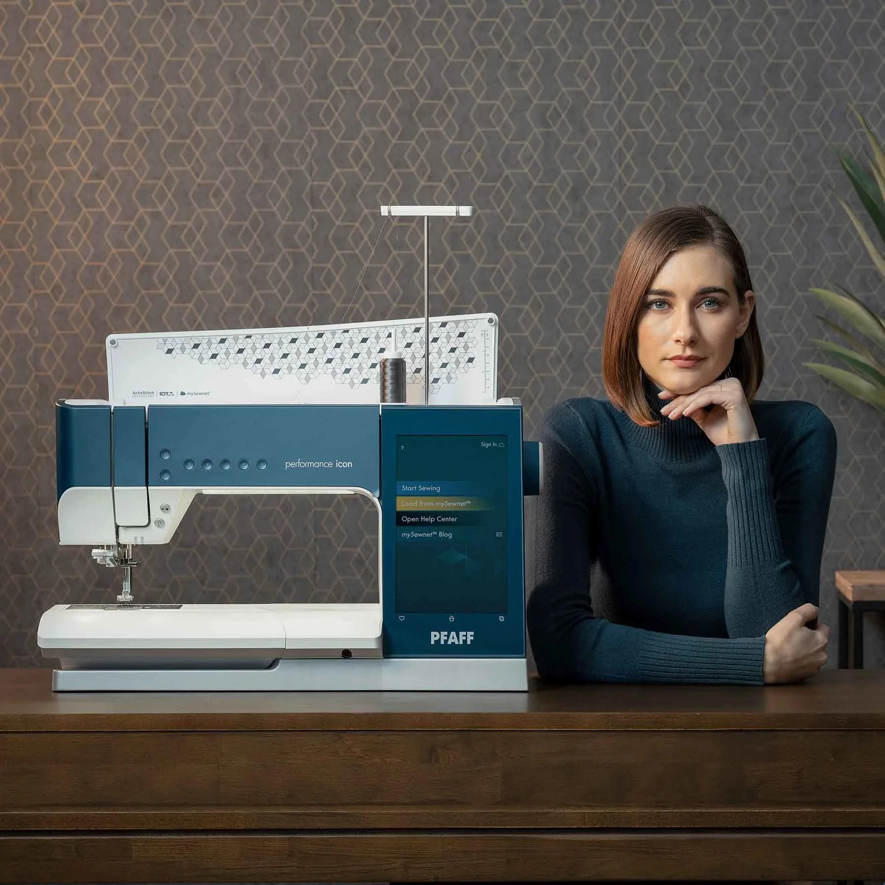 PFAFF® performance icon™ Sewing Machine - Image 4