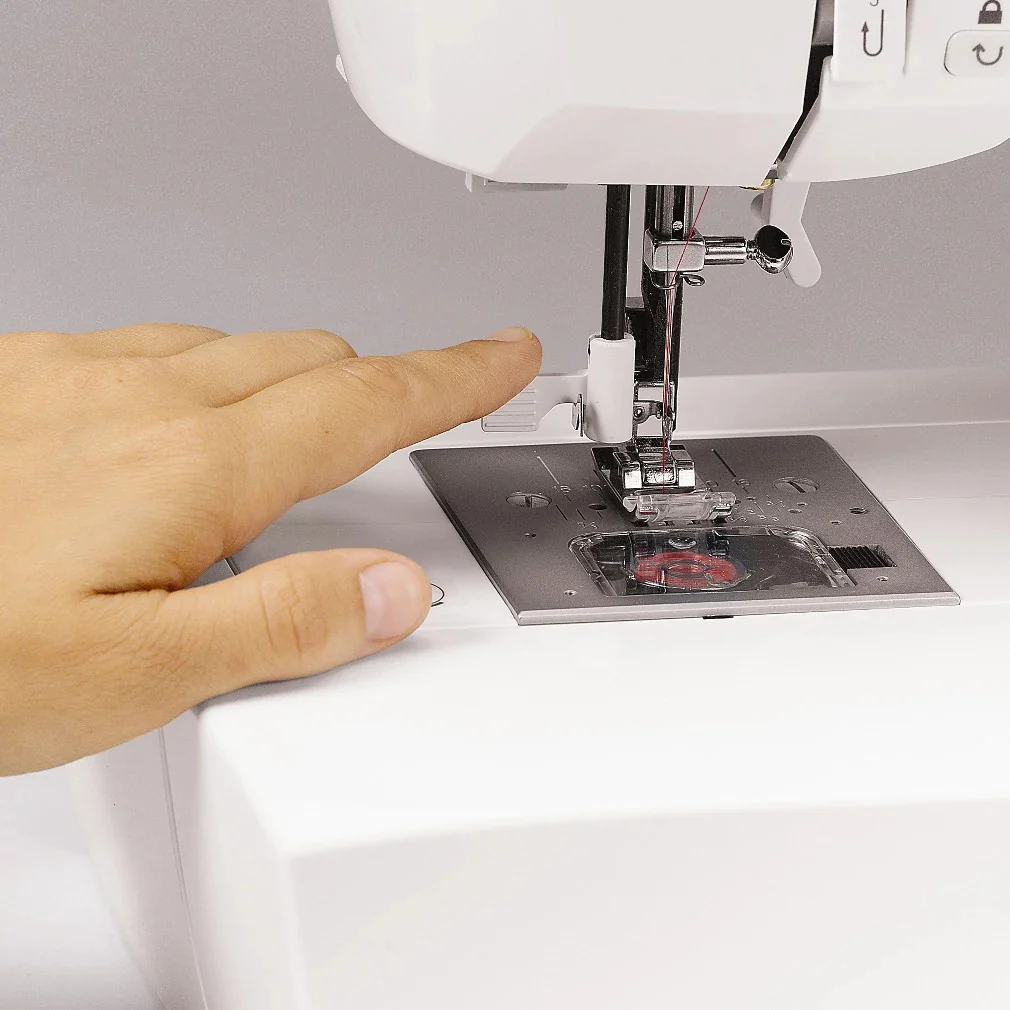 SINGER® Fashion Mate™ 7256 Sewing Machine - Image 3