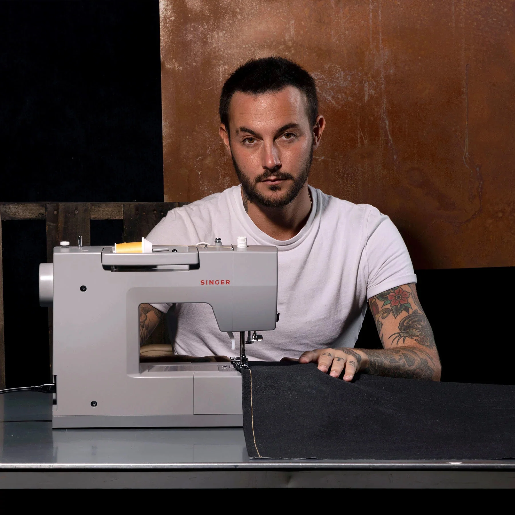 SINGER® Heavy Duty 6605C Sewing Machine - Image 4