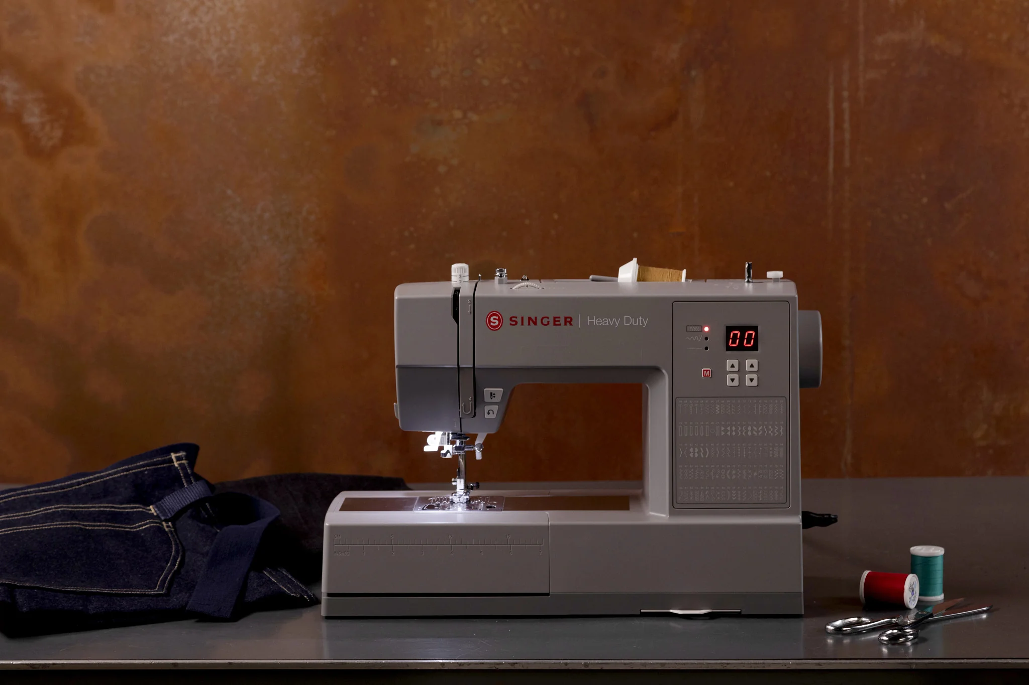 SINGER® Heavy Duty 6605C Sewing Machine - Image 7
