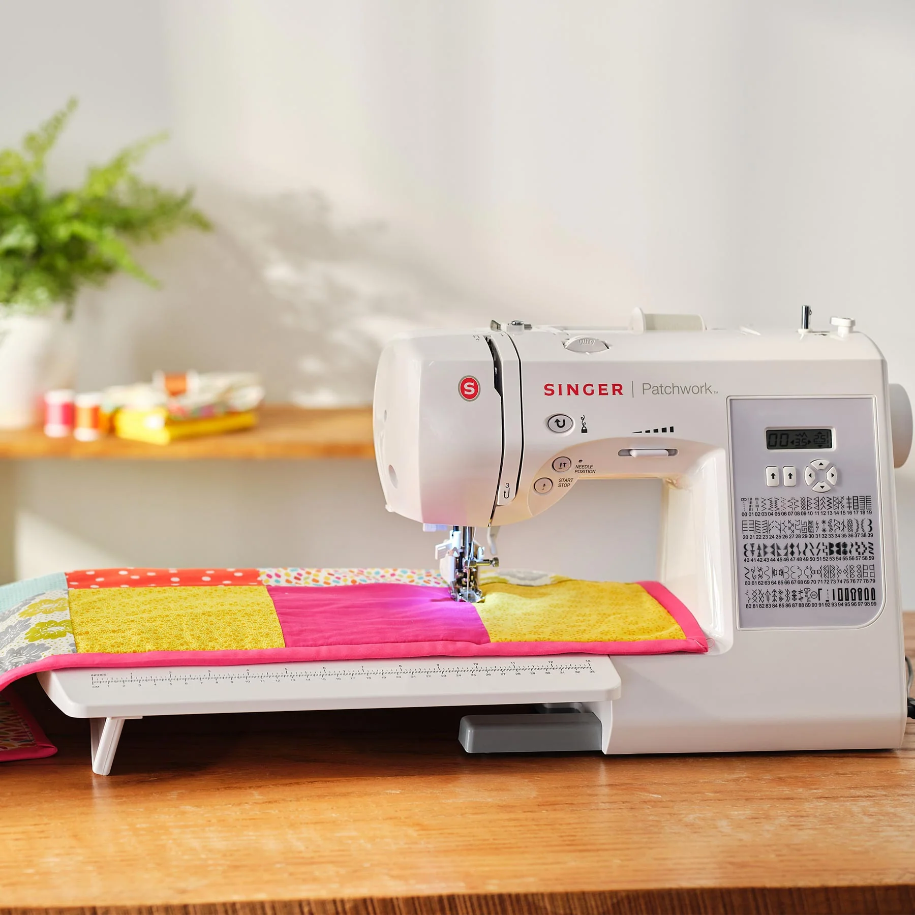 SINGER® Patchwork™ 7285Q Sewing & Quilting Machine - Image 2