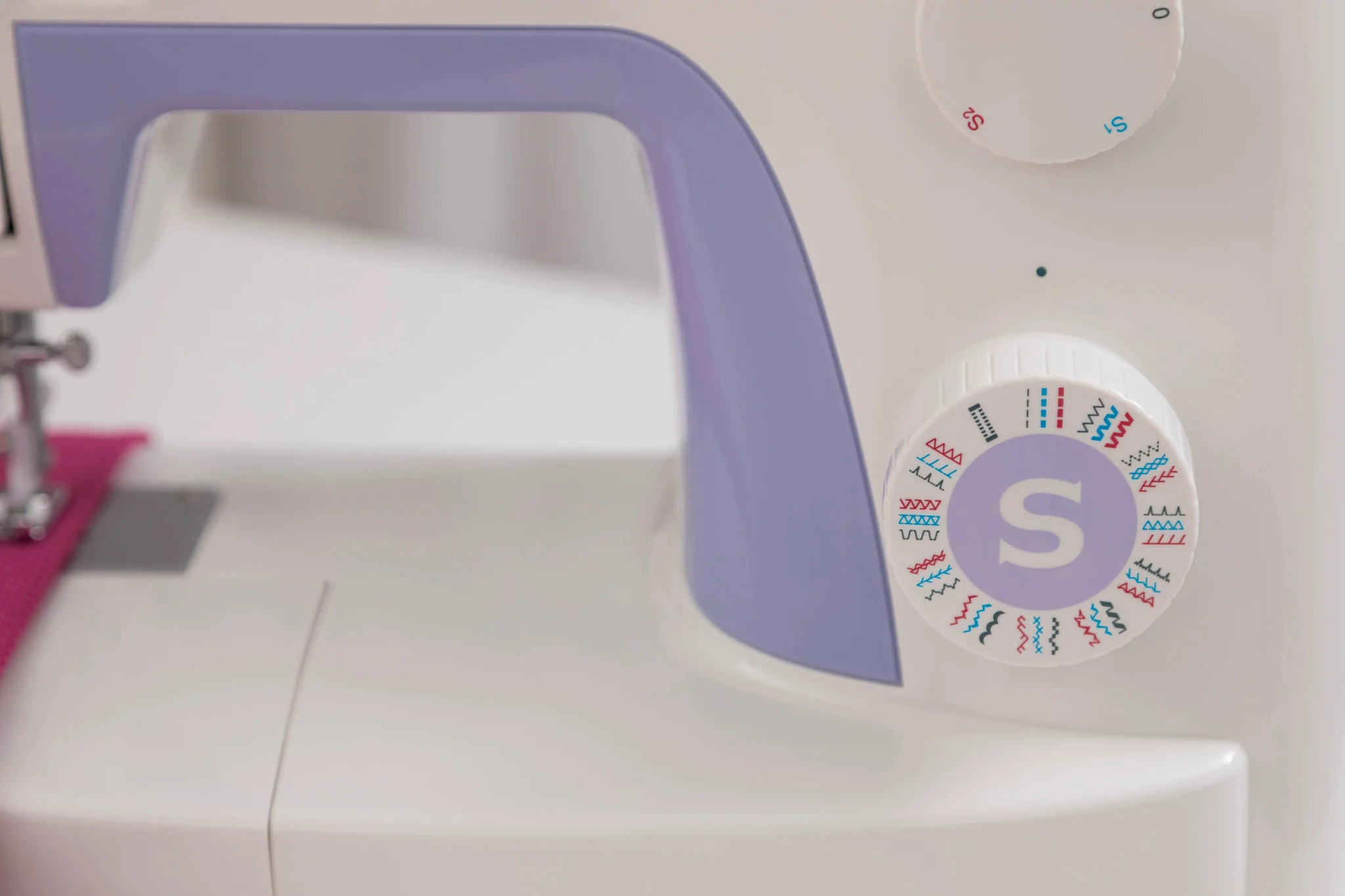 SINGER® Simple™ 3232 Sewing Machine - Image 4